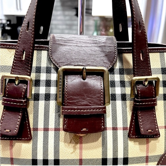 Auth Burberry Haymarket Checked
Coated Canvas With Leather Trim Bag w/ bonus$180 - Picture 4 of 16